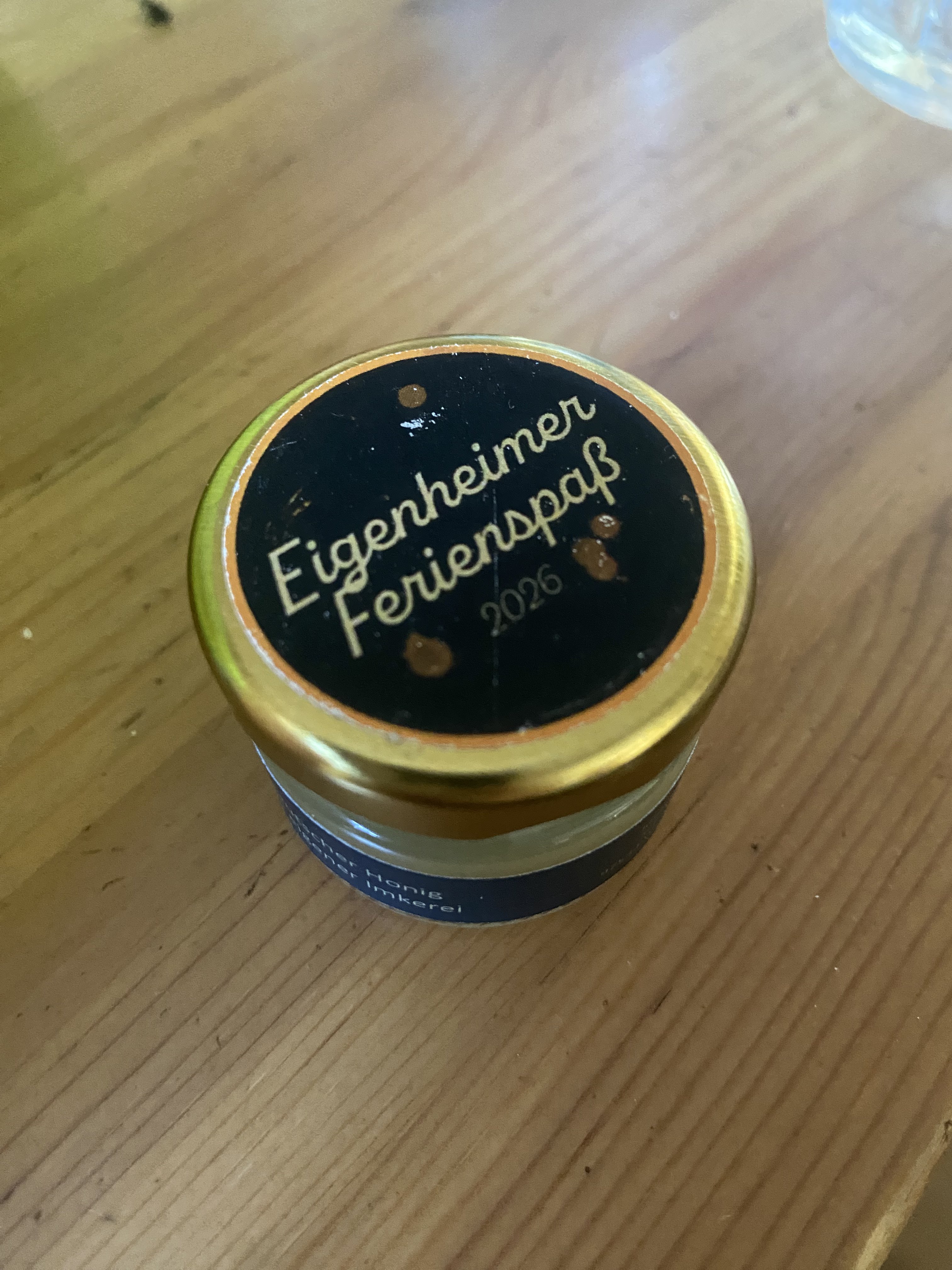 Honiggläschen zum Mitnehmen beim Ferienspaß der Eigenheimer in Waigolshausen