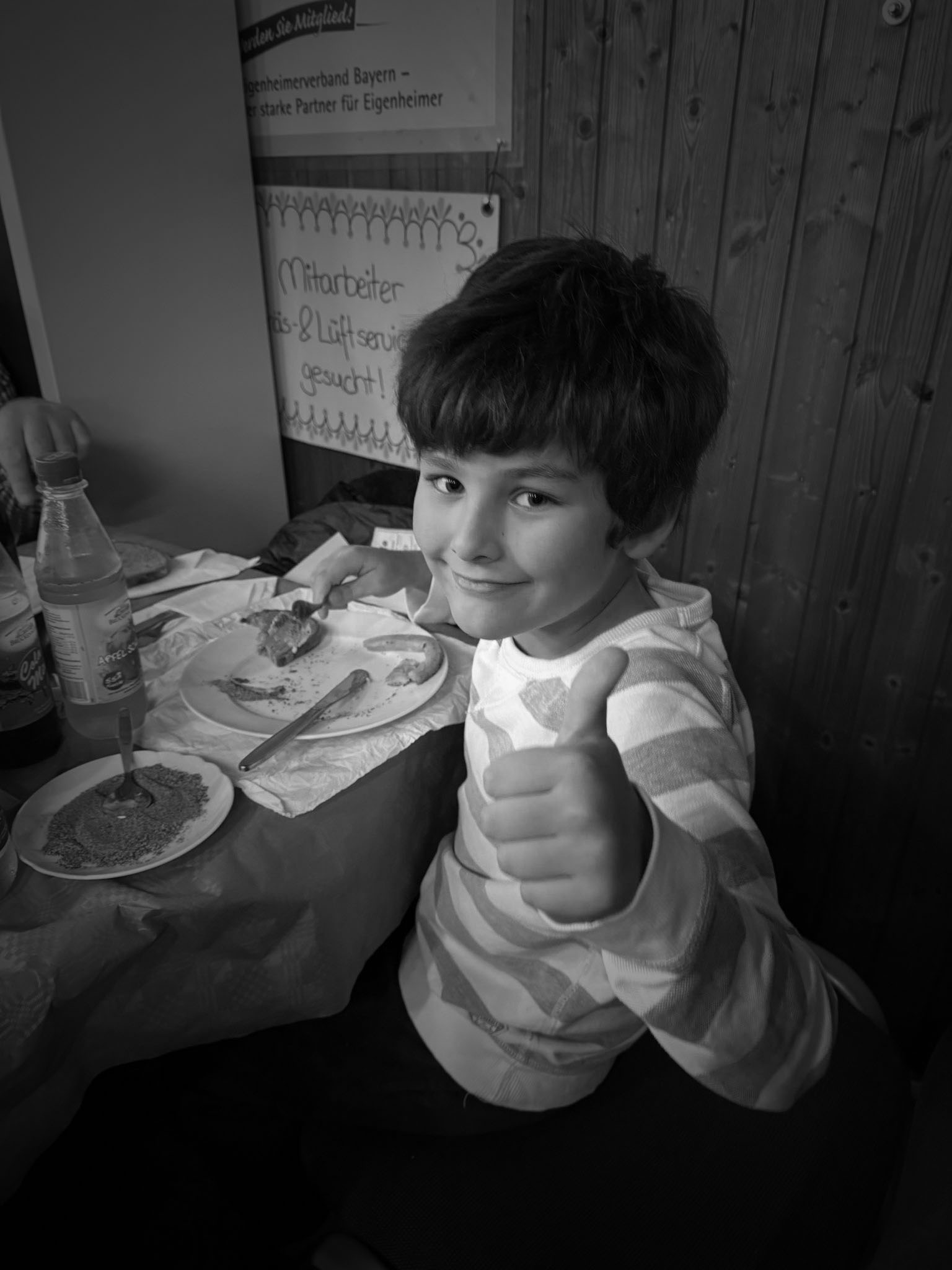 Zufriedener Gast mir Daumen hoch