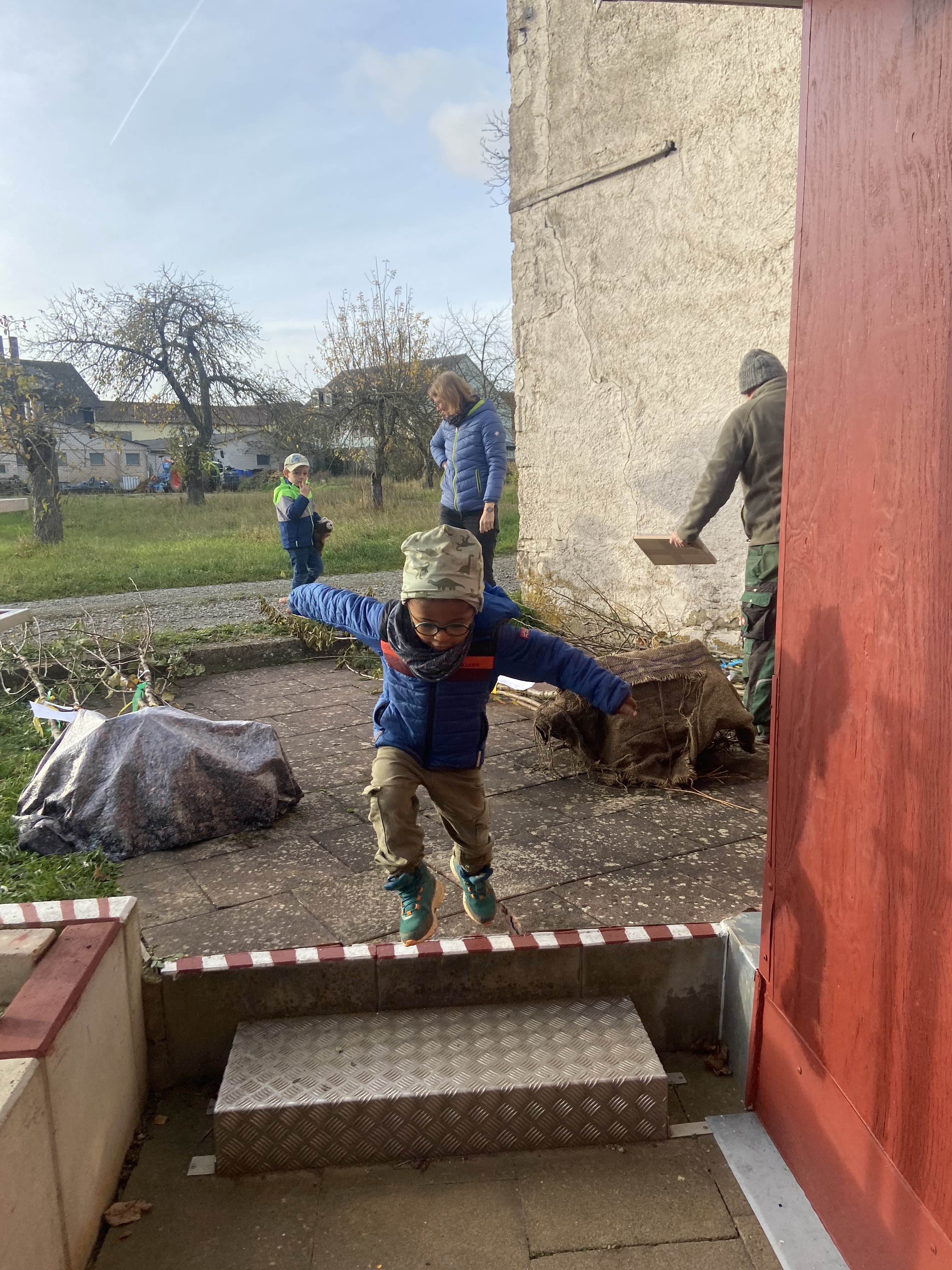 Teilnehmer an der Aktion Streuobst für alle in Waigolshausen